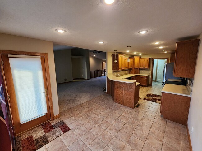 Building Photo - 4021 Sandalwood Drive