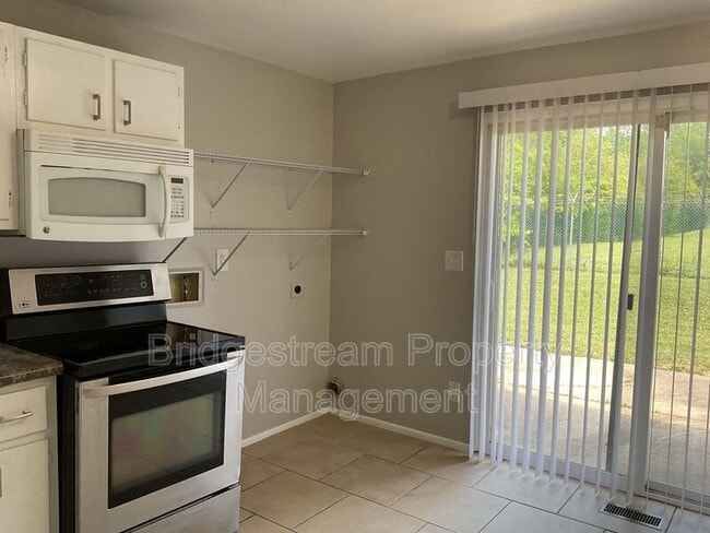 Building Photo - 4953 Leeper St