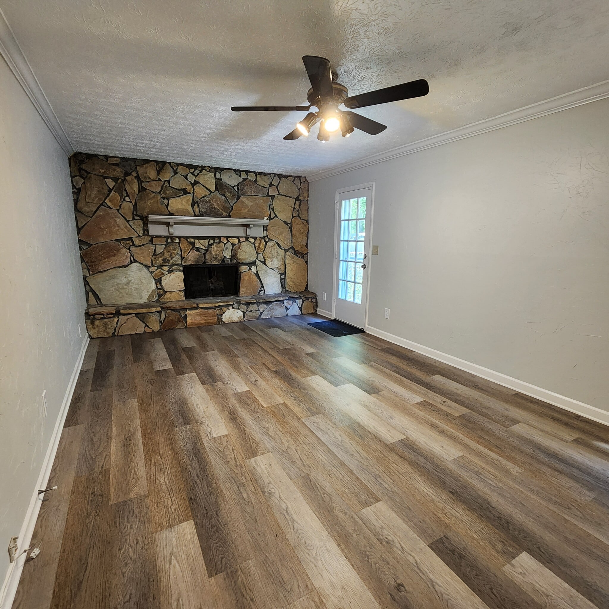 Family Room - Door to Patio - 1447 Ridgeland Ct SW