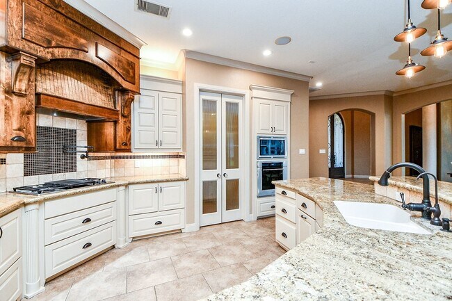 Building Photo - 12316 Oak Bend Cir
