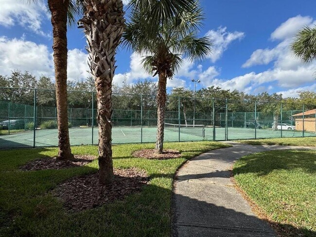 Building Photo - 5479 Vineland Rd