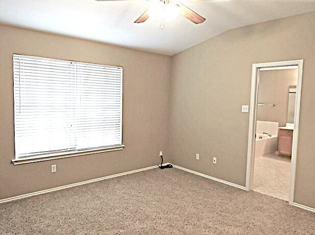 Building Photo - 2412 Hallie Ln