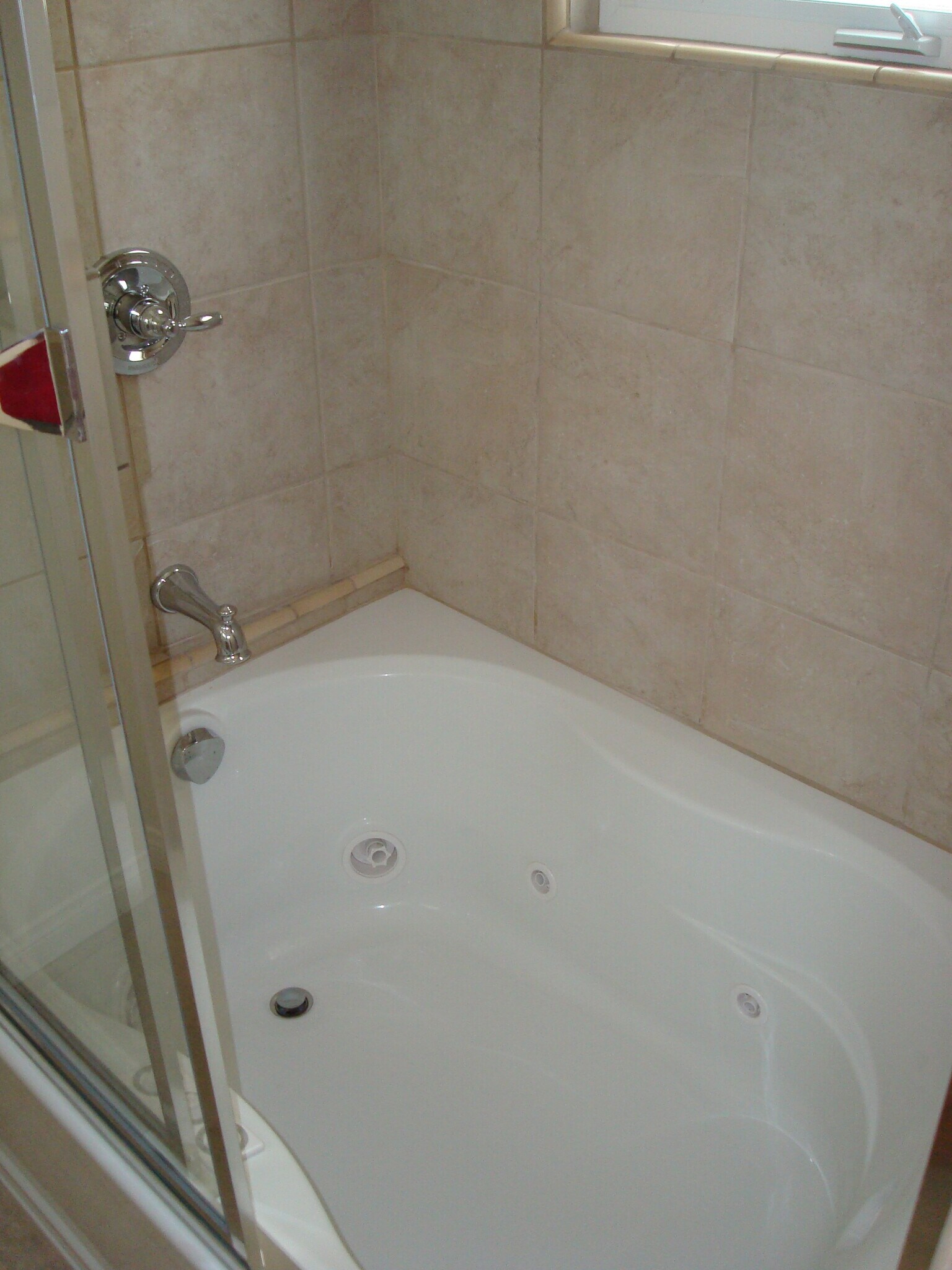 Bathtub 1 - 2113 Loma Dr
