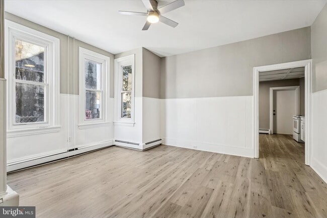 Building Photo - 210 2nd Ave