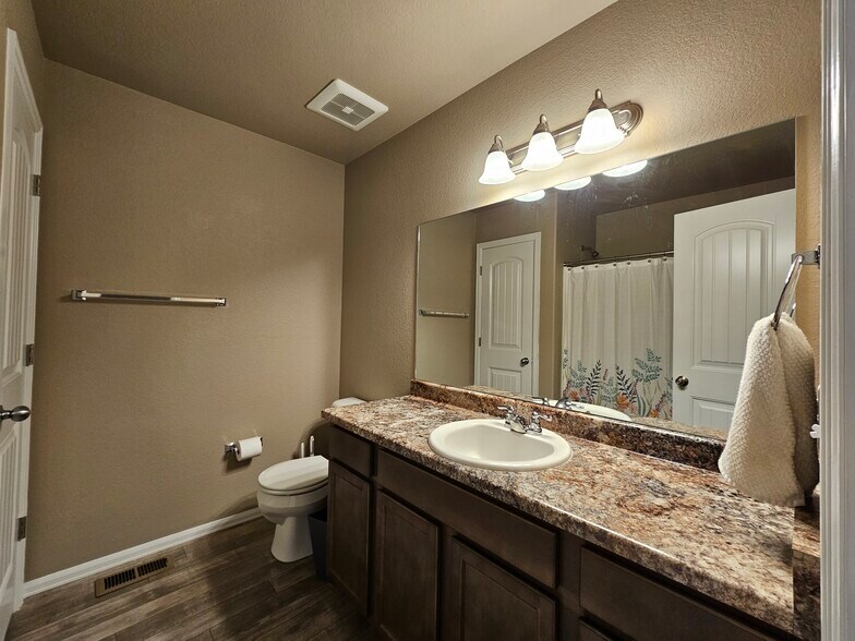 Building Photo - 7673 Jack Pine Grv