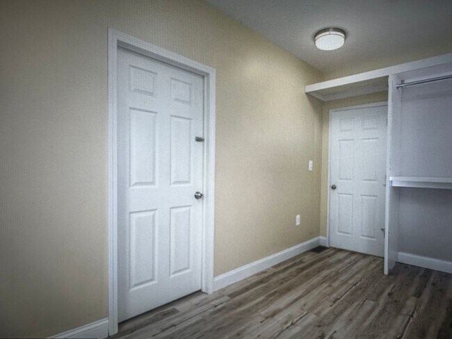 Building Photo - 239 Russell St