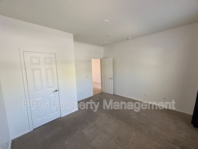 Building Photo - 21217 W Holly St