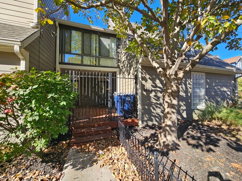 Building Photo - 3802 Pennsylvania Ave