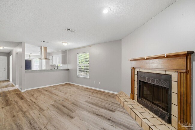 Building Photo - 2813 Langley Ave