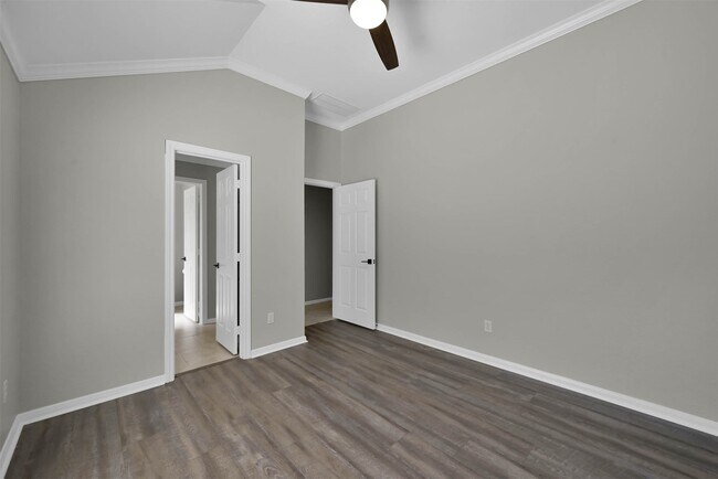 Building Photo - 129 Dawns Edge