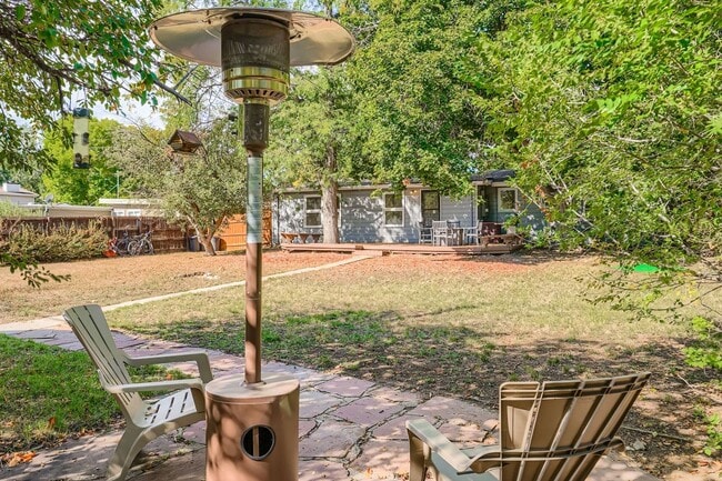 Building Photo - Charming Ranch Home with Spacious Yard and...