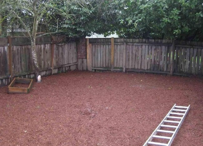 Building Photo - Great location, walking distance from OSU