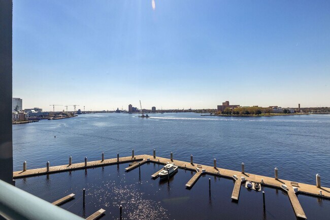 Building Photo - DOWNTOWN AREA