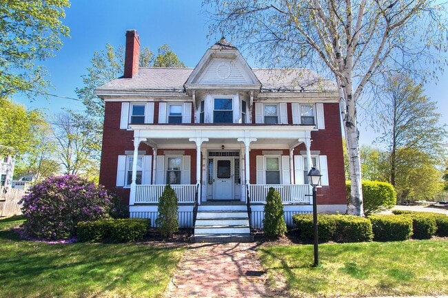 Primary Photo - 87 Portland Ave