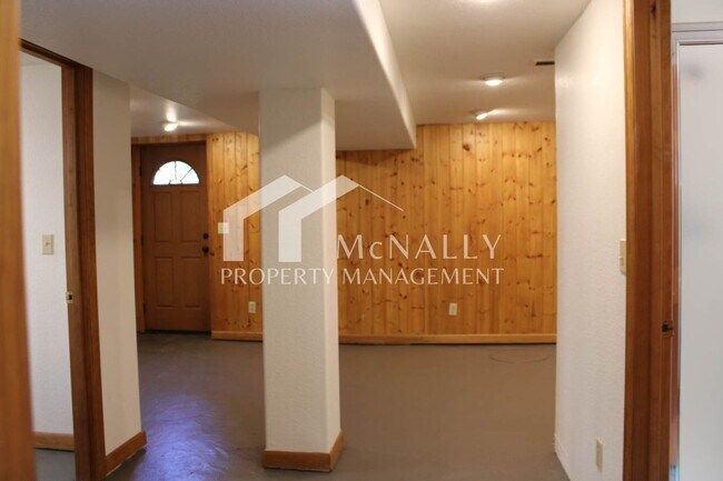 Building Photo - 508 N 11th St