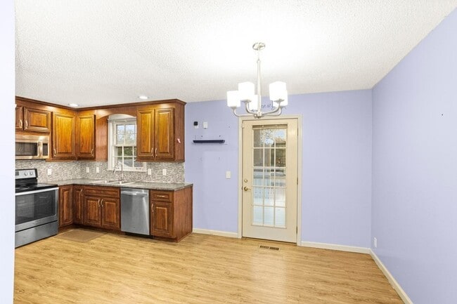 Building Photo - 2909 Cherry Hills Dr