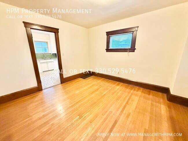 Building Photo - 1208 19th St NW