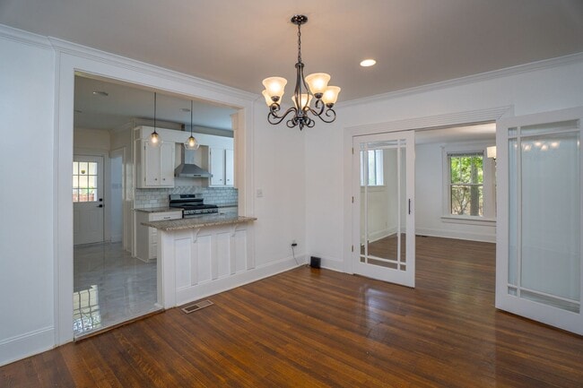 Building Photo - Updated Heights Home with 3 Bedrooms