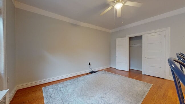 Building Photo - Bright & Sunny Large One Bedroom With Vaul...