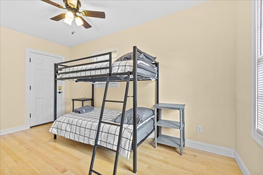 Building Photo - 416 Pearl St