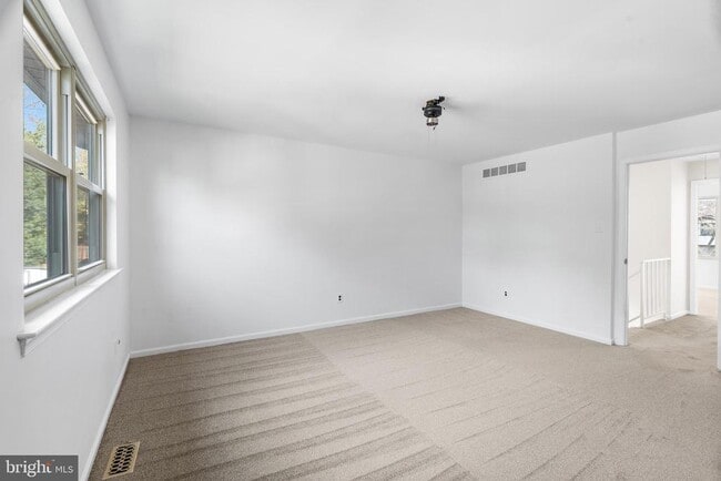 Building Photo - 3964 Bainbridge Ct