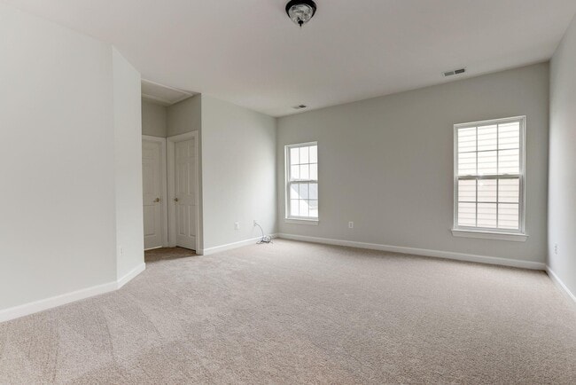 Building Photo - 2705 Mae Wade Ave