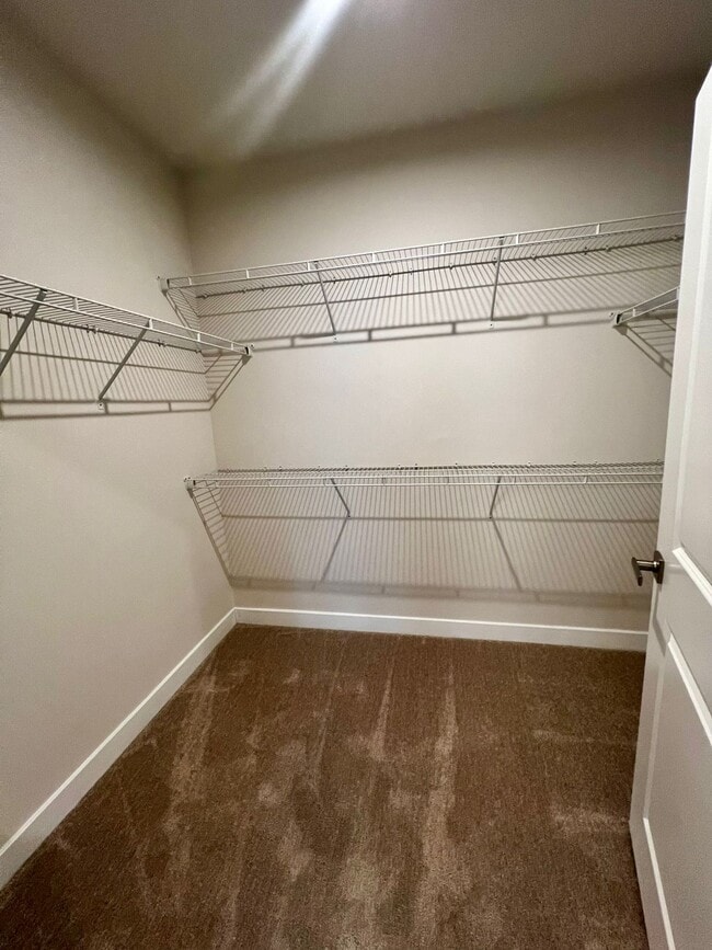 Building Photo - 10421 Resort Road