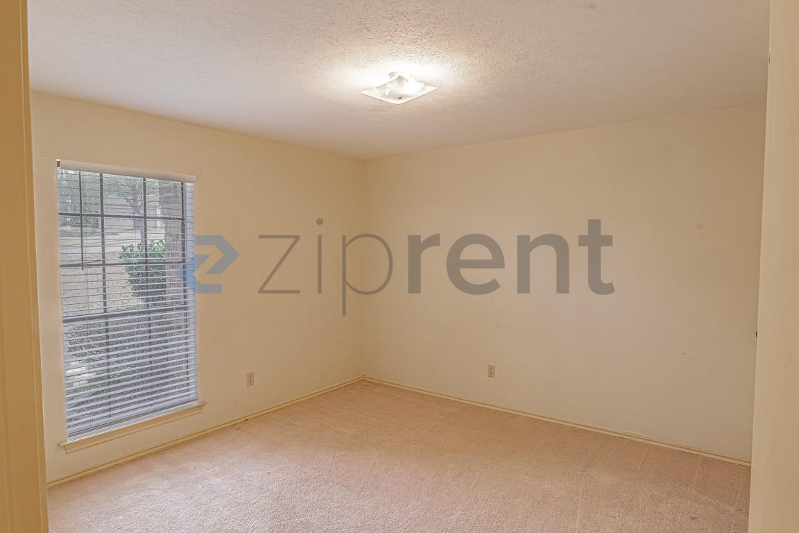 Building Photo - Unit