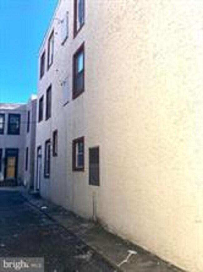Building Photo - 777 S 6th St