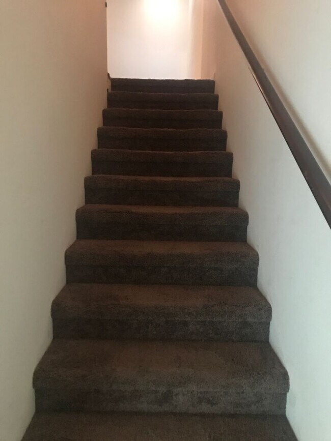 Building Photo - 620 Central Ave