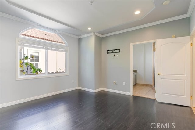 Building Photo - 711 E Angeleno Ave