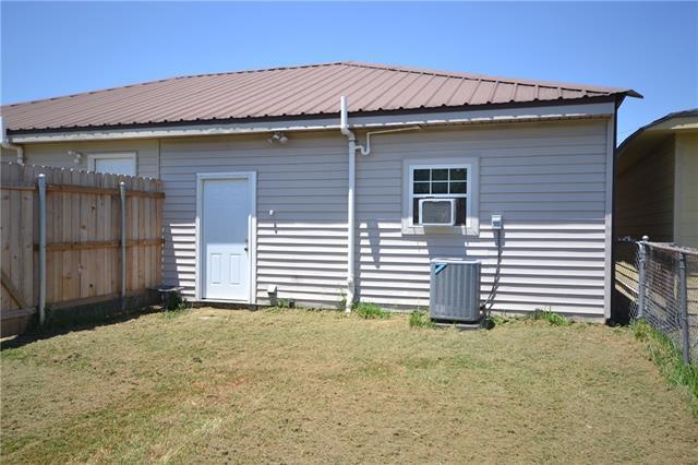 Building Photo - 116 Red Gros Ln