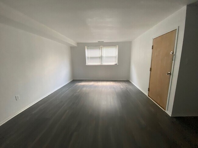 Building Photo - 3025 S 72nd St