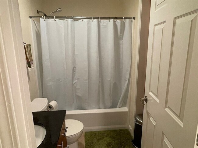 Building Photo - 110 Strathmore Rd