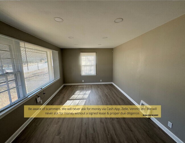 Building Photo - 10135 Cabot Dr