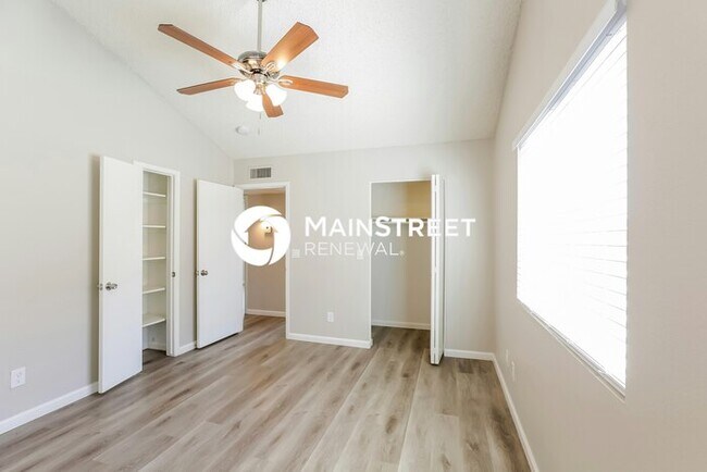 Building Photo - 3 Bedroom Pet-Friendly Home in GLENDALE, A...