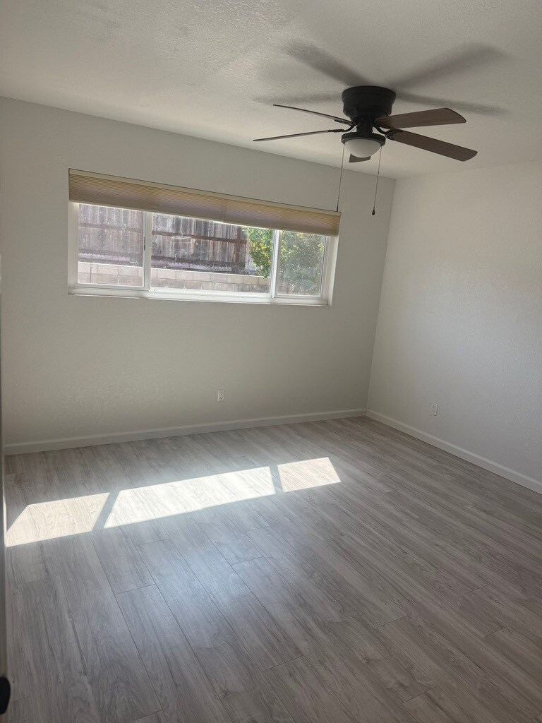 Building Photo - 1820 Marigold Ln