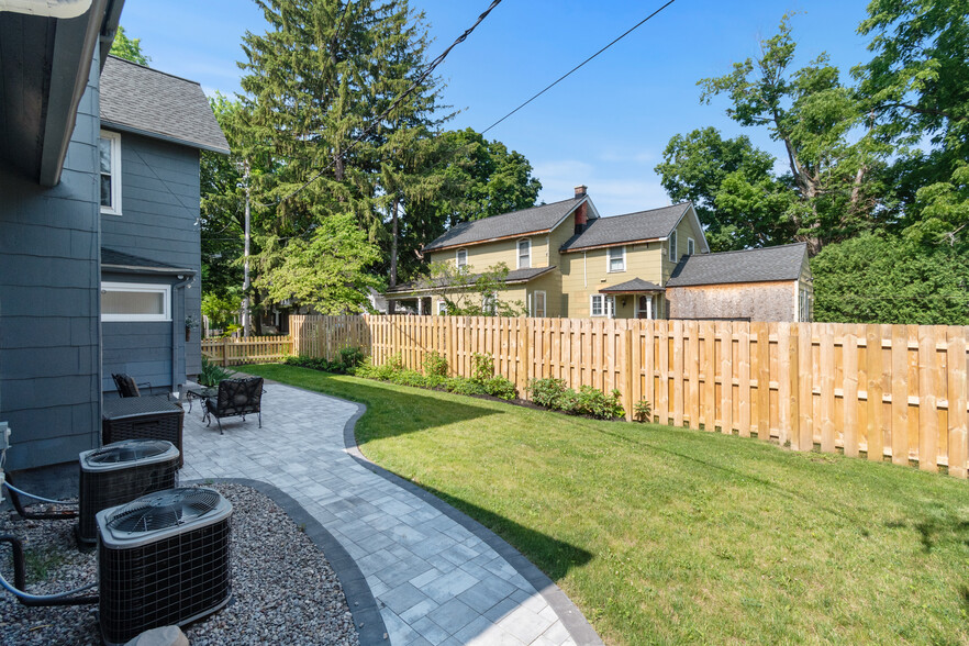 Yard with privacy fence - 16 Lincoln Ave