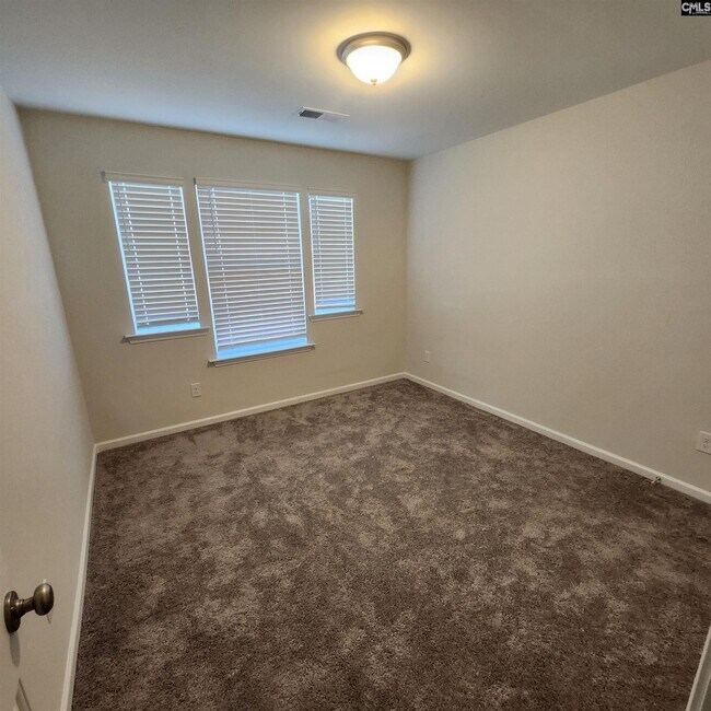 Building Photo - 424 Sandfarm Trail