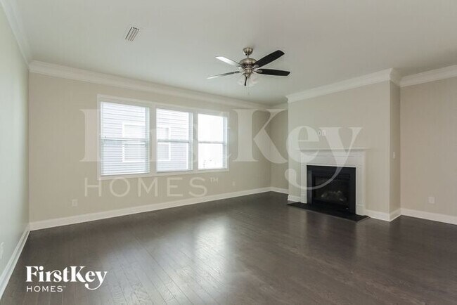 Primary Photo - 8137 Kalson St