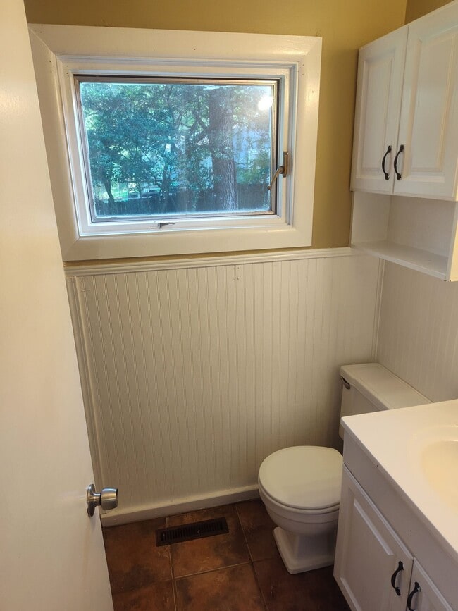 Building Photo - 4661 Churchill Dr