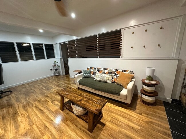Building Photo - Kekaha - 1 Bedroom Apt for Rent