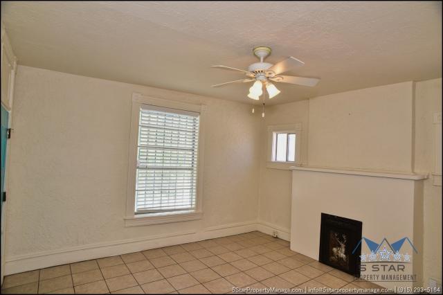 Building Photo - 3 bedroom in El Paso TX 79902