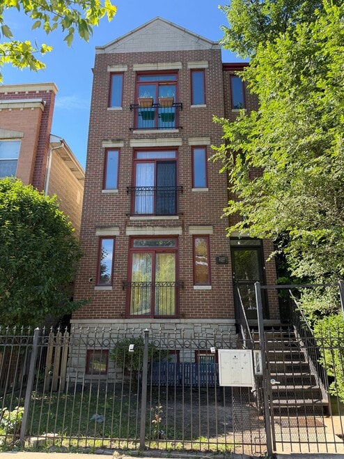 Building Photo - 2955 W Wilcox St