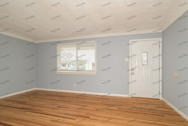 Building Photo - 911 Brands Hatch Ln