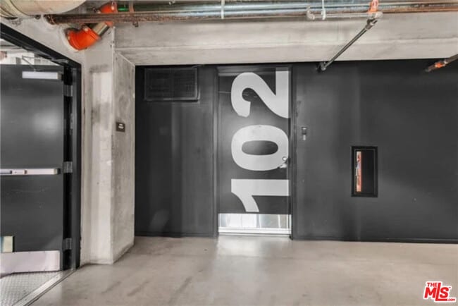 Building Photo - 510 S Hewitt St