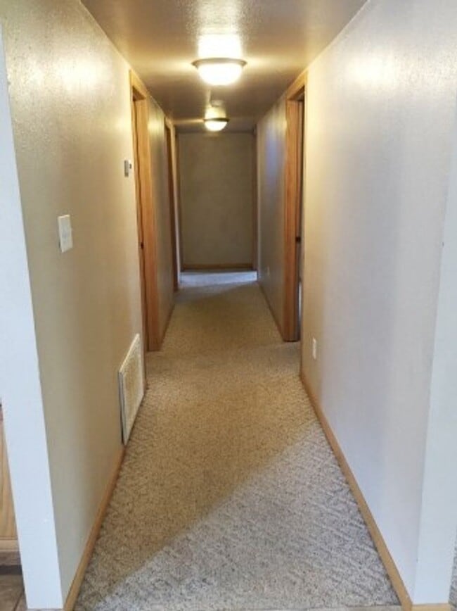 Building Photo - 920 18th Ave SW