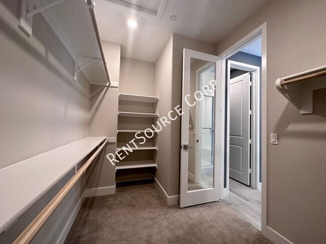 Building Photo - 27124 Observation Ct
