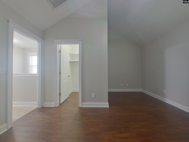 Building Photo - 141 Park Ridge Way