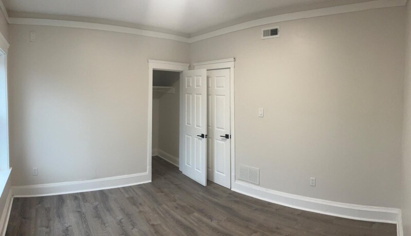 Building Photo - 1970 E 71st St